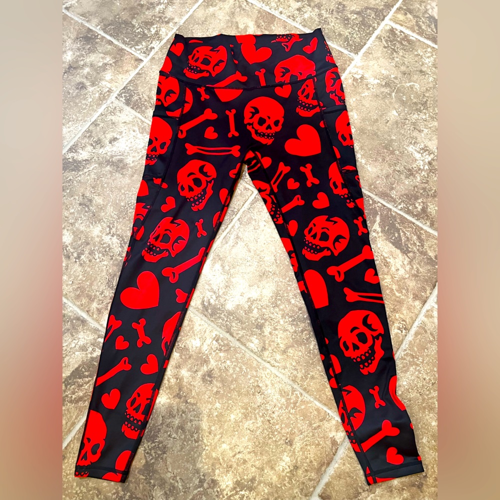 CVG Bleeding Hearts Skull and Heart Leggings